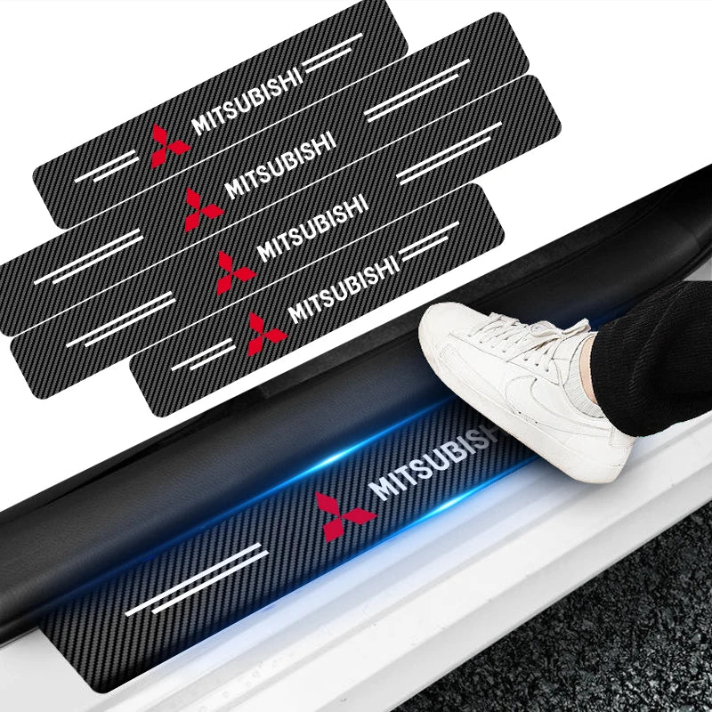 Soleira automotiva adesiva em nano carbono MITSUBISHI c/ 4 peças